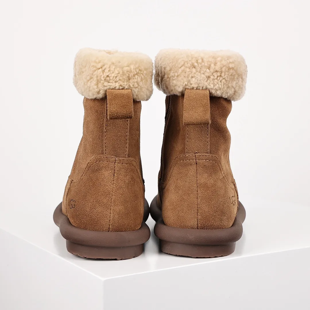Pick up locally 💰720 The core recommendation is good price 𝐔𝐠𝐠 23 popular handmade sheep's curly boots Maillard girl's dream boots Korean and Korean style Fully handmade first-layer cow suede Teddy sheep's curly wool lining The combination has a great autumn and winter atmosphere Size: 35 36 37 38 39 40